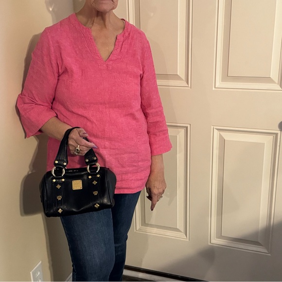 TRADED - MCM Black and Mini Boston Handbag with Structured Design - Picture 14 of 14